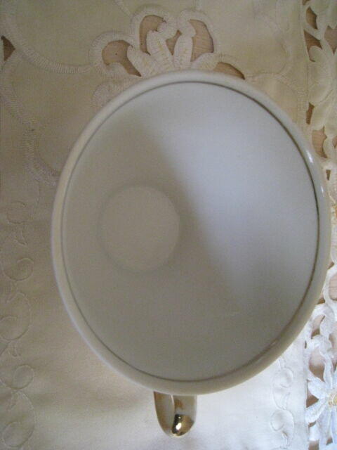 Filiżanka porcelanowa z okresu PRL Ćmielów