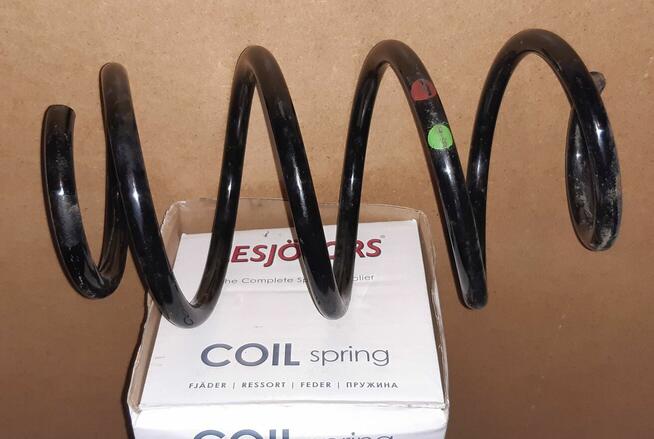 Sprężyna przód KIA Sportage 2008r. 2.0 benzyna