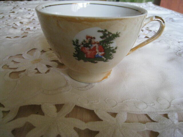 Filiżanka porcelanowa z okresu PRL Ćmielów