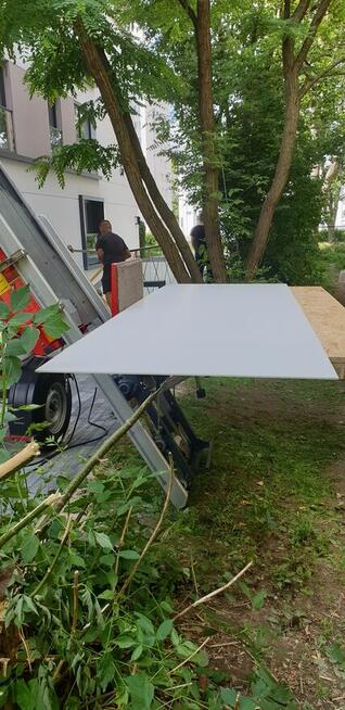 Gruz oknem balkonem do 5 piętra