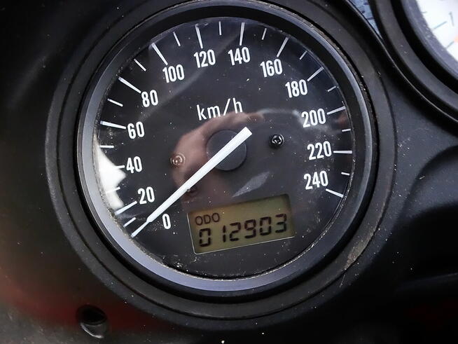 Motocykl Suzuki SV650S czerwony 13000 km.