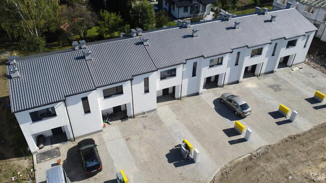 Dwupoziomowe z ogródkiem do wejścia do zaraz