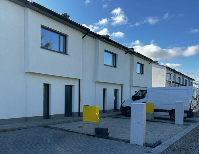 Dwupoziomowe z ogródkiem do wejścia do zaraz