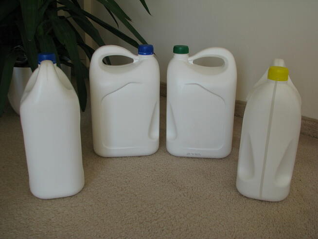 Kanister pojemnik baniak z zakrętką 5 l