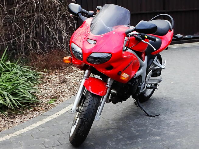 Motocykl Suzuki SV650S czerwony 13000 km.