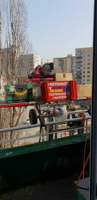 Gruz oknem balkonem do 5 piętra