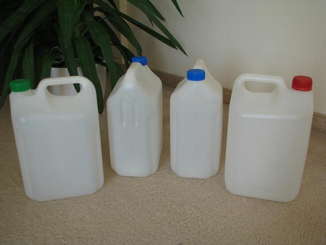 Kanister pojemnik baniak z zakrętką 5 l