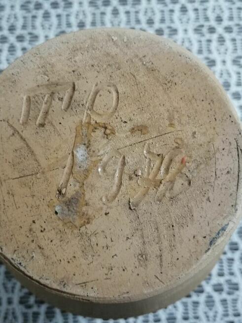 Dzbanek gliniany z lat siedemdziesiątych.