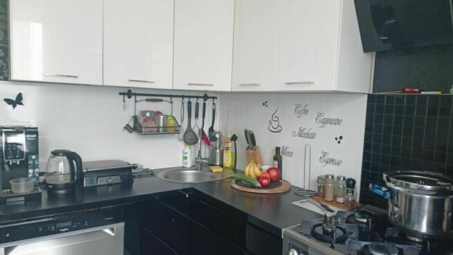 zamienię 2 pokoje komunalne z MZBM na dwa mieszkania