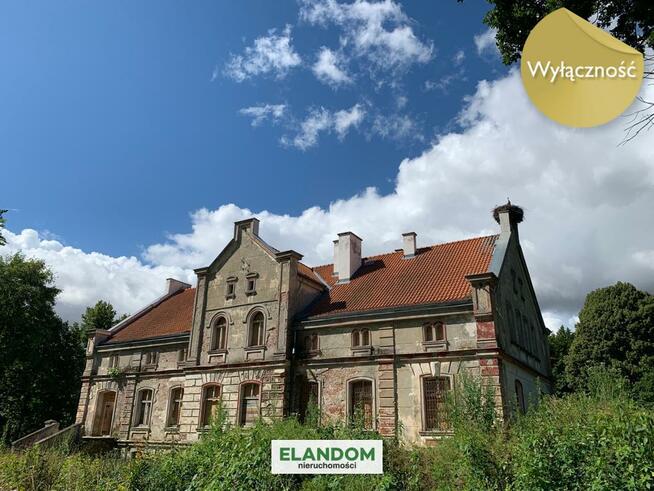 Zabytkowy zespół dworsko-parkowy na Mazurach