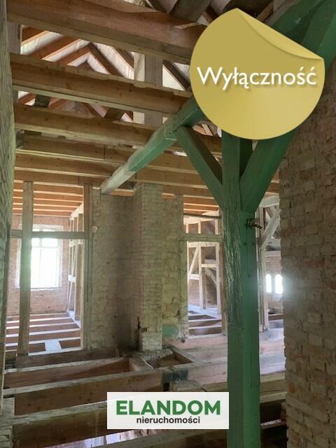 Zabytkowy zespół dworsko-parkowy na Mazurach