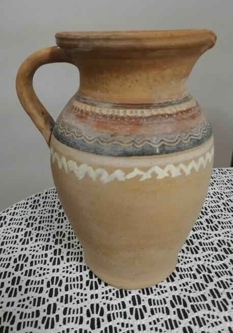 Dzbanek gliniany z lat siedemdziesiątych.