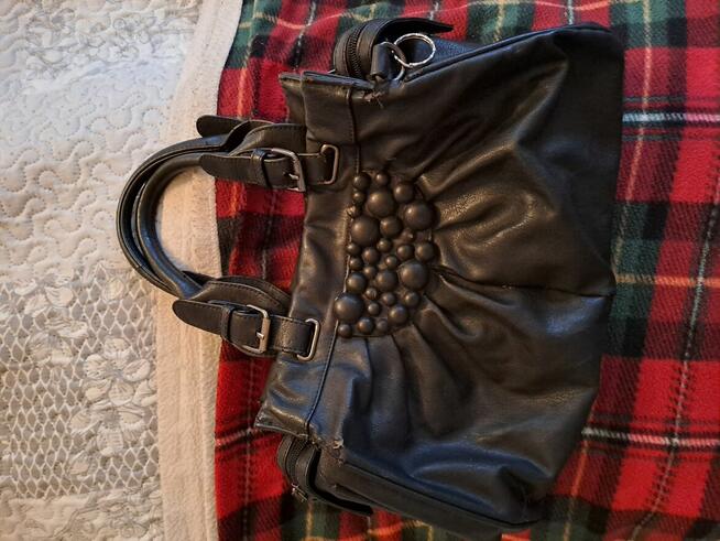 Torebka damska czarna bardzo ładna