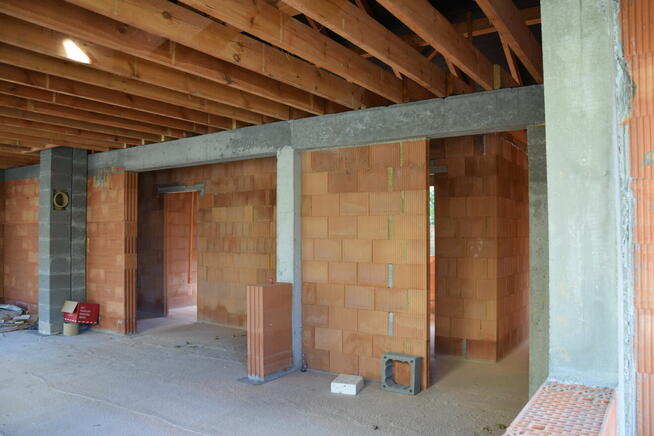 Nowoczesny parterowy dom blisko lasu