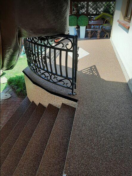 Żywica na balkony tarasy kamienny dywan UV