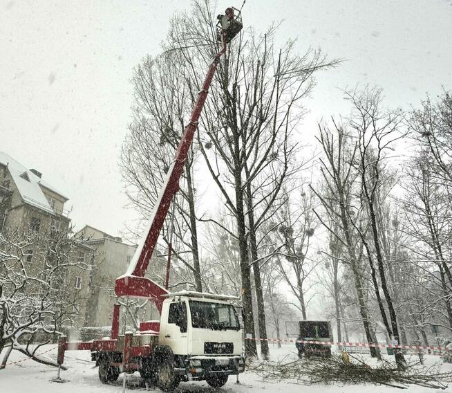 podnośnik koszowy Wrocław usługi Wynajem zwyżka 22,25,30,35,