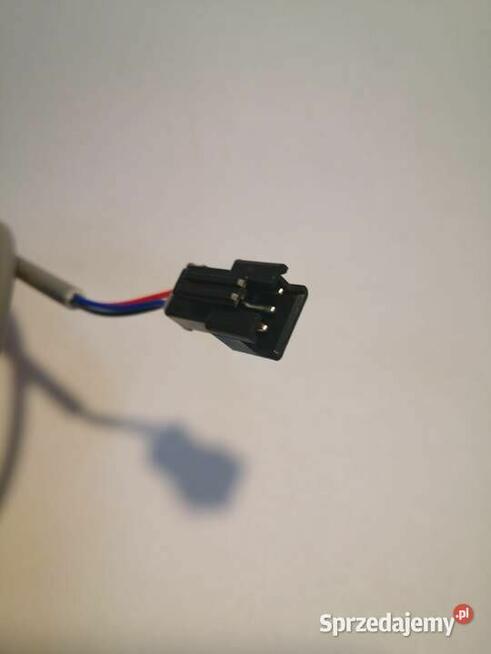 Bezdotykowy czujnik poziomu cieczy