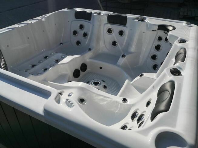 Jacuzzi zimowe ogrodowe SPA Balboa 220x220 cm