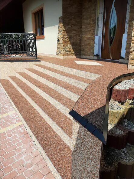 żywica na balkon taras schody kamienny dywan