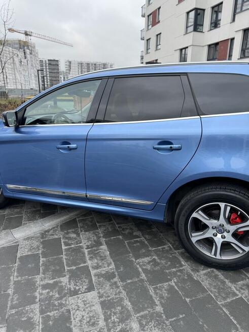 Volvo Xc60 2.0 306km niebieski 2015r. jasne skóry szyberdach