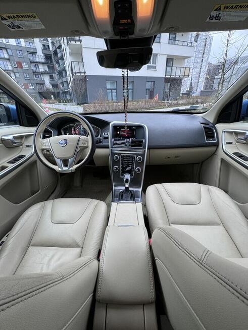 Volvo Xc60 2.0 306km niebieski 2015r. jasne skóry szyberdach