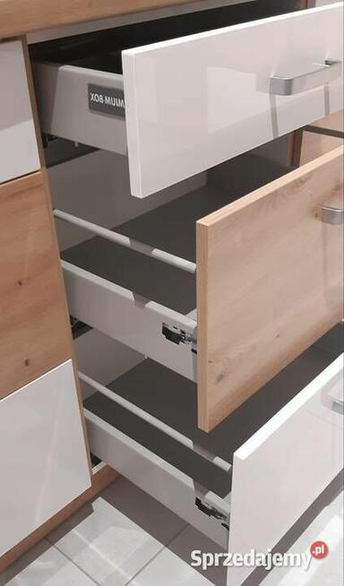 tanie meble kuchenne 240x185 połysk z blatem