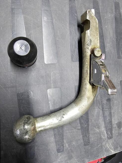 Kula odpinana haka Toyota