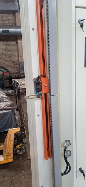 Półautomatyczna owijarka do palet z dociskiem max. wysokość