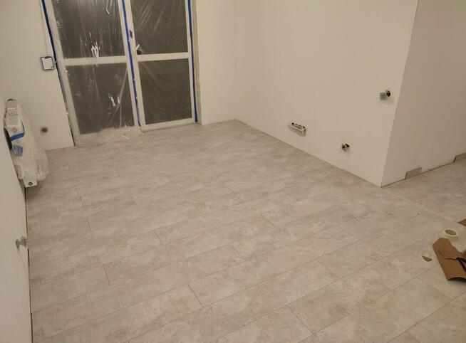 Układanie paneli podłogowych winylowych. Wolne Terminy!