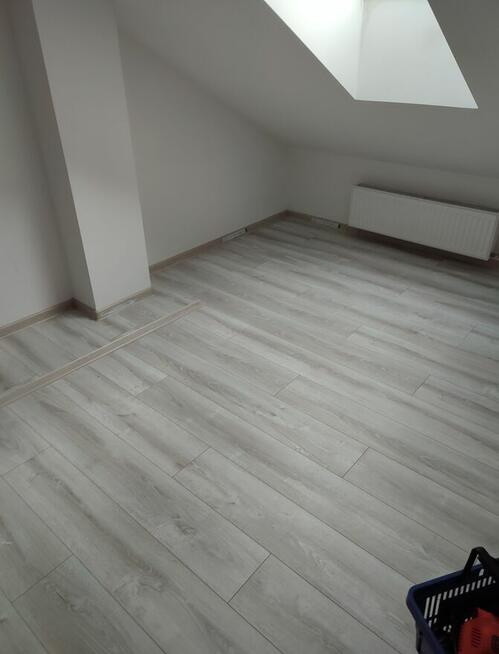 Układanie paneli podłogowych winylowych. Wolne Terminy!