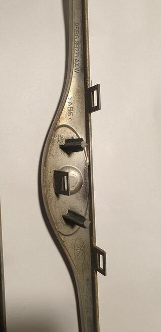 Atrapa gril wlotu powietrza Ford Mondeo 1994