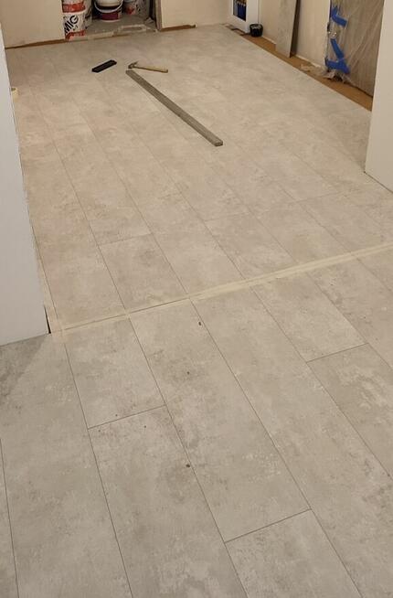 Układanie paneli podłogowych winylowych. Wolne Terminy!