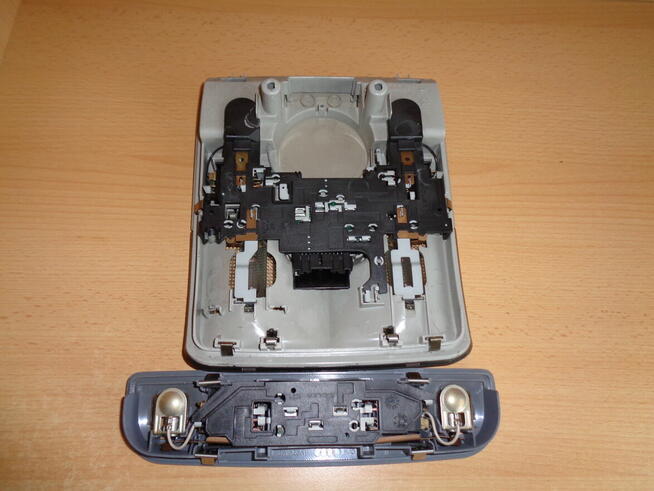 Oswietlenie wnętrza kabiny, podsufitka Audi A3 8L 2001