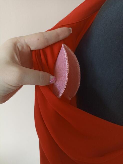 Czerwona sukienka z odkrytymi plecami Lou Kenzie r. XL 42