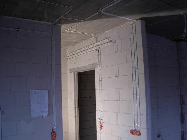 Elektryk przyjmie zlecenia na wykonanie, instalacji elektryc