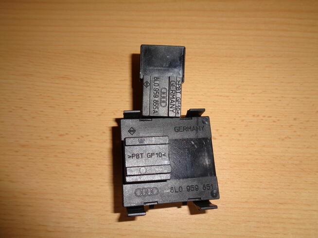 Przycisk włącznik podnoszenia szyb Audi A3 8L 2001