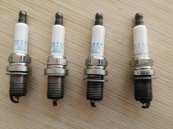 4׌wieca zapłonowa platynowe NGK R PFR7S8EG 1675,Audi, VW,TSI