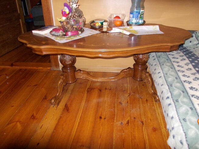 Piękny stolik/ława inkrustowany w b dobrym stanie