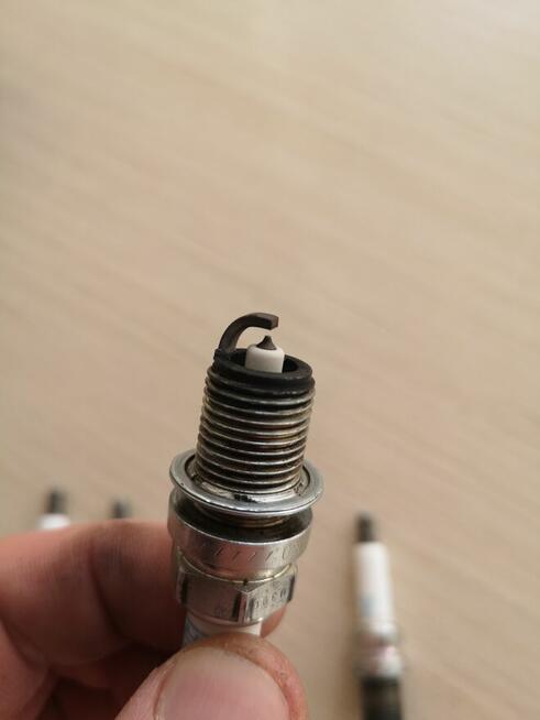 4׌wieca zapłonowa platynowe NGK R PFR7S8EG 1675,Audi, VW,TSI