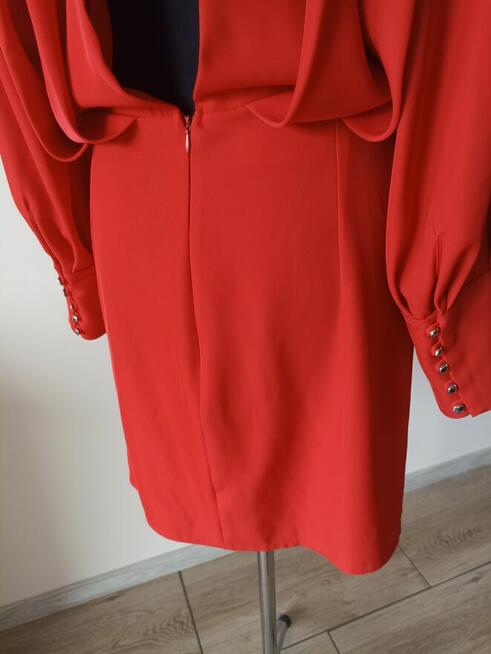 Czerwona sukienka z odkrytymi plecami Lou Kenzie r. XL 42