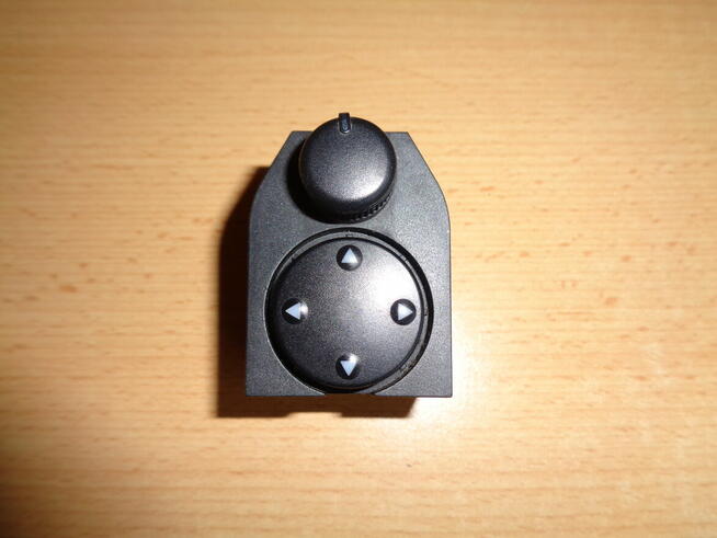 Przycisk regulacji lusterek panel Audi A3 8L 2001