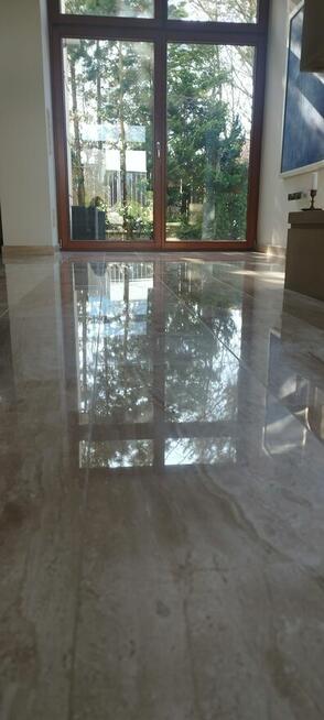 Czyszczenie i polerowanie posadzki marmurowej w Twoim domu