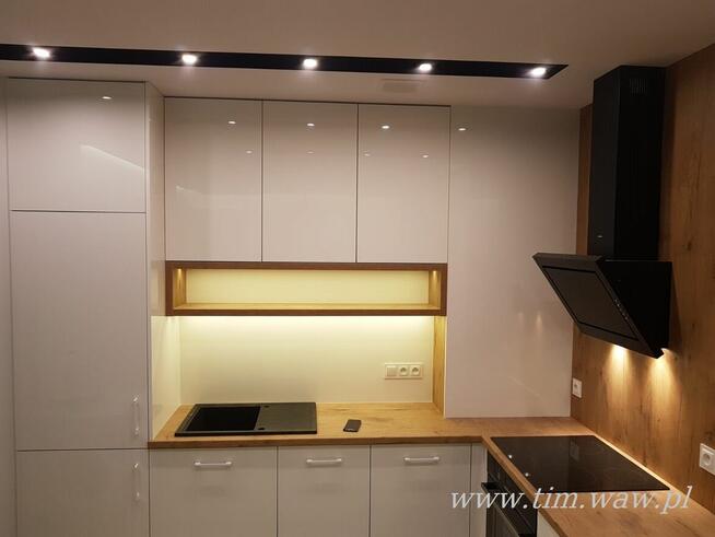 Meble kuchenne na wymiar POLECAM AKRYL. MDF LAKIER, FORNIR
