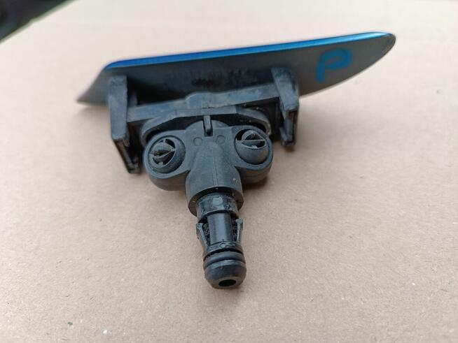 Peugeot 307 dysza zaślepka spryskiwacza lamp KMFD lewa prawa