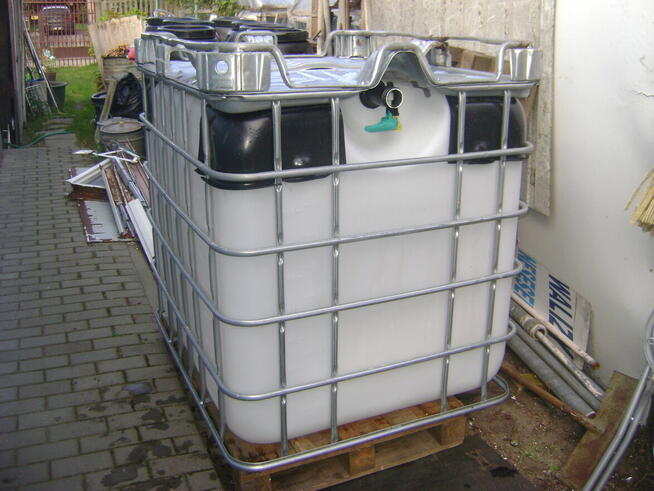 SPRZEDAZ BECZEK PLASTIKOWYCH -250l po spozywce na deszczowke