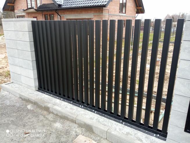 Bramy przesuwne oraz skrzydłowe