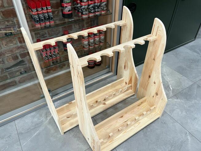 Drewniany stojak na broń długą