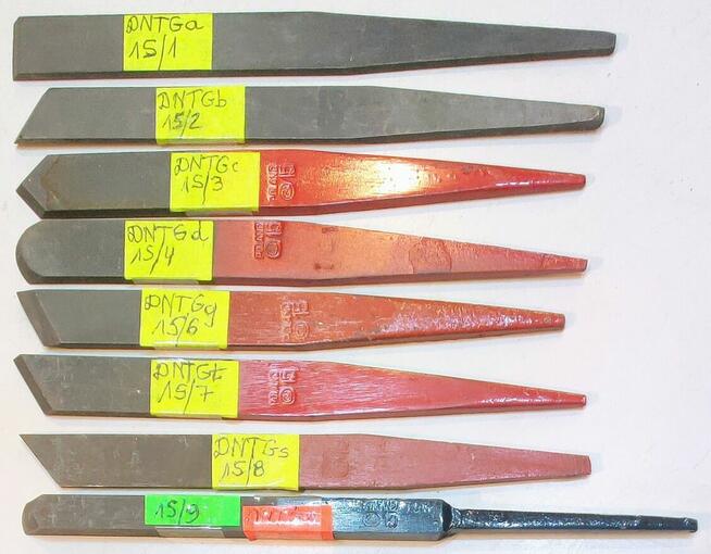 NÓŻ TOKARSKI RĘCZNY DO DREWNA TOCZENIA TRZONEK DŁUTA 15 WIEL