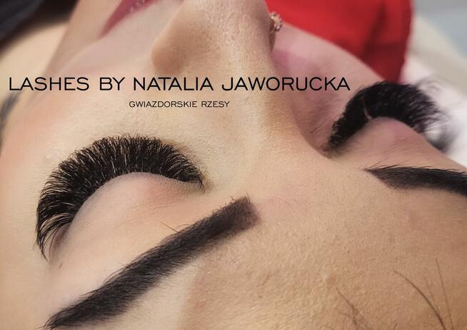 Stylizacja rzęs i brwi