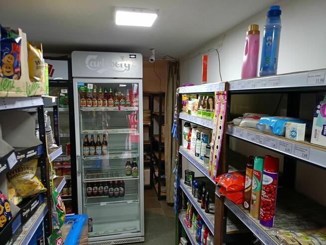 Mały budynek handlowy (sklep) w Bażanówce, gmina Zarszyn